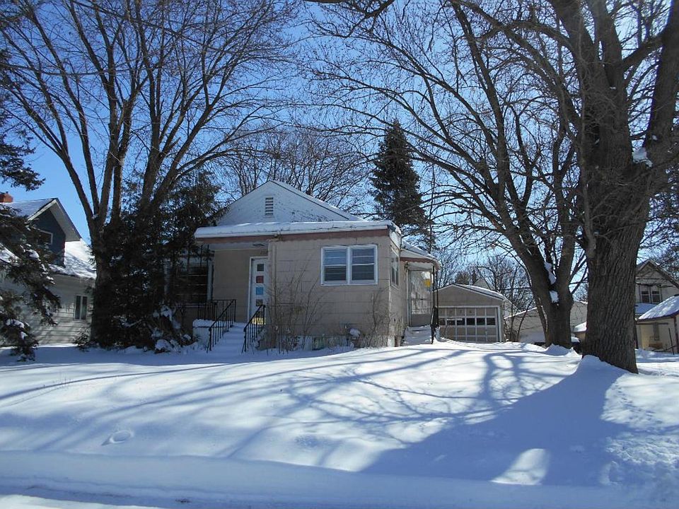 2nd image of 1076 Barrett St