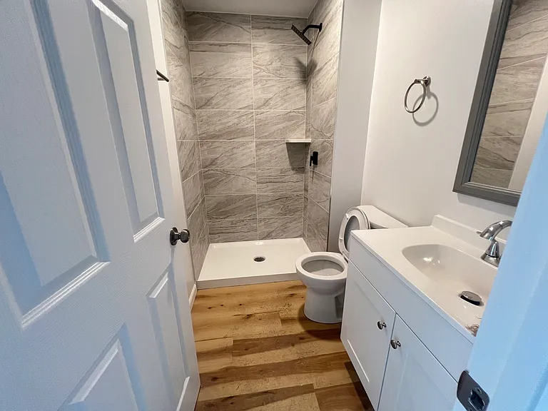912 Adelaide St #204 — Photo 4
