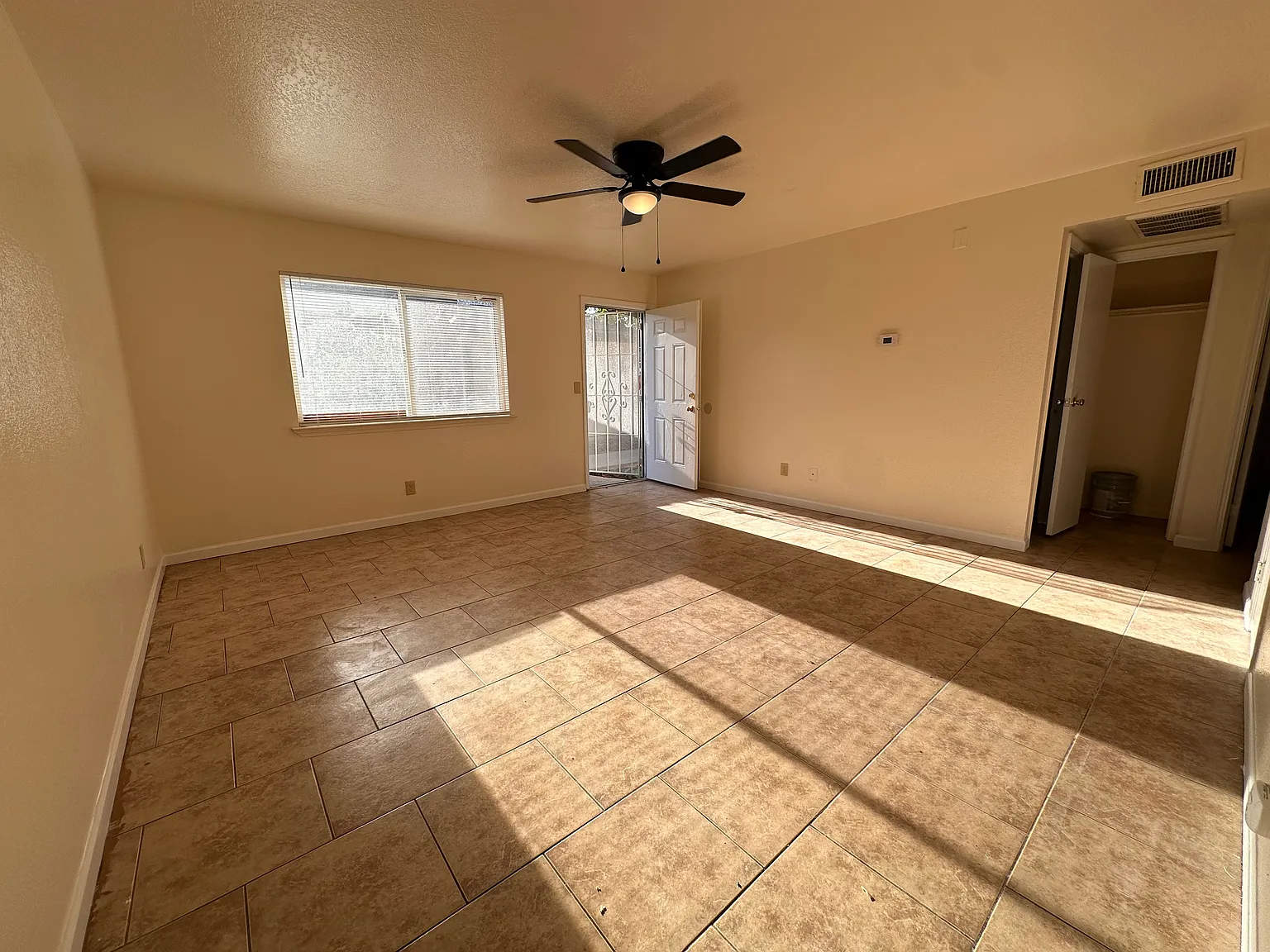 2 bed, 1.0 bath, $1,550 — Photo 1