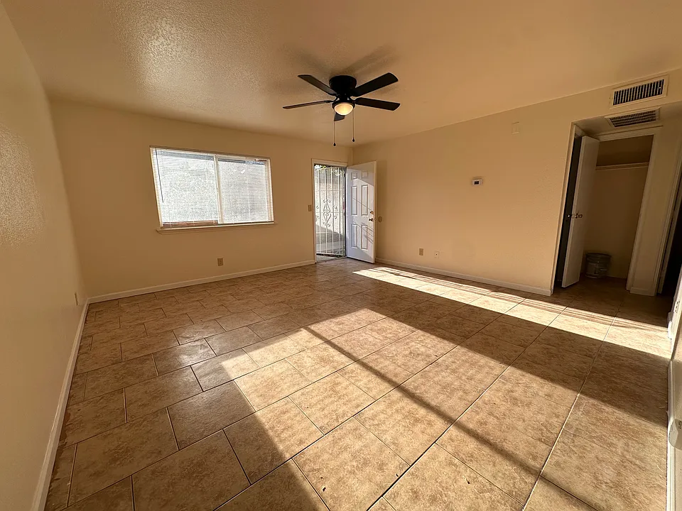 1400 Lambert Way #3