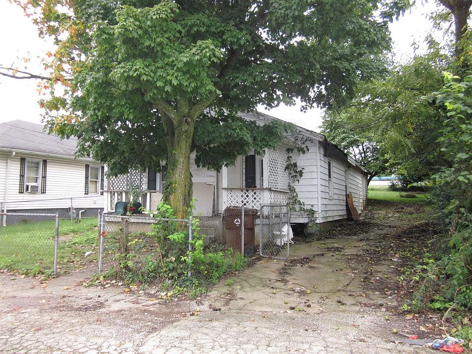 2nd image of 124 Cook Ave