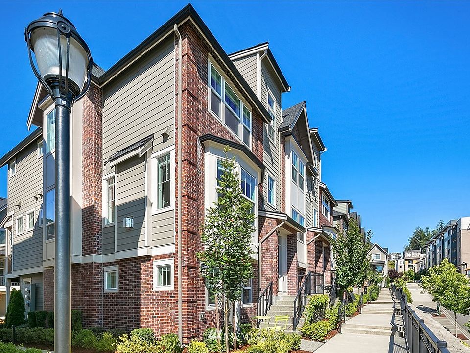 1st image of 1320 Williamsburg Walk 25.3 NE