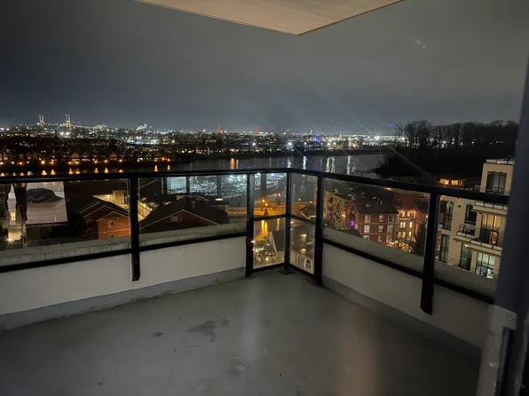 1 Renaissance Sq, New Westminster, BC