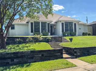 418 Whispering Hills Dr, Duncanville, TX 75137