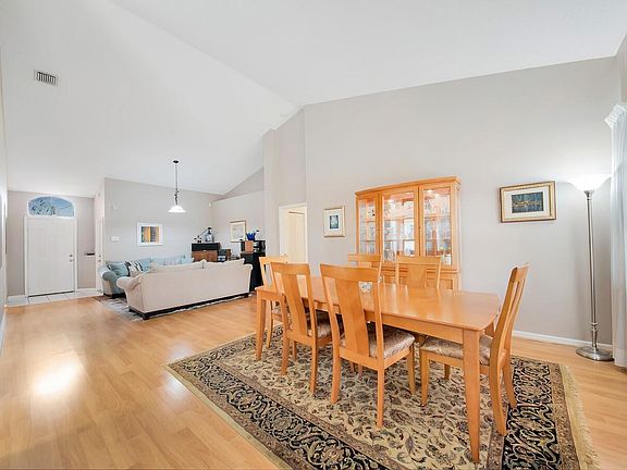 5th image of 156 Heatherwood Dr