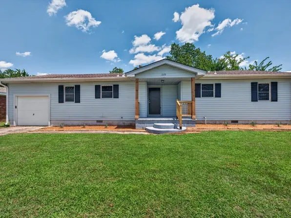 1270 N 1st St, Harrah, OK 73045
