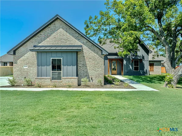 11174 Golden Eagle Ave, Salado, TX 76571