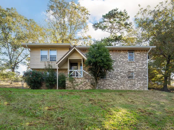 49 Crabtree Rd, Rossville, GA 30741