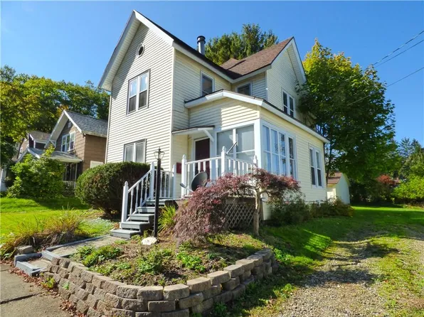 18 Hess St, Jamestown, NY 14701