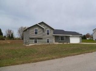 3748 Fieldcrest Ln, Traverse City, MI 49685