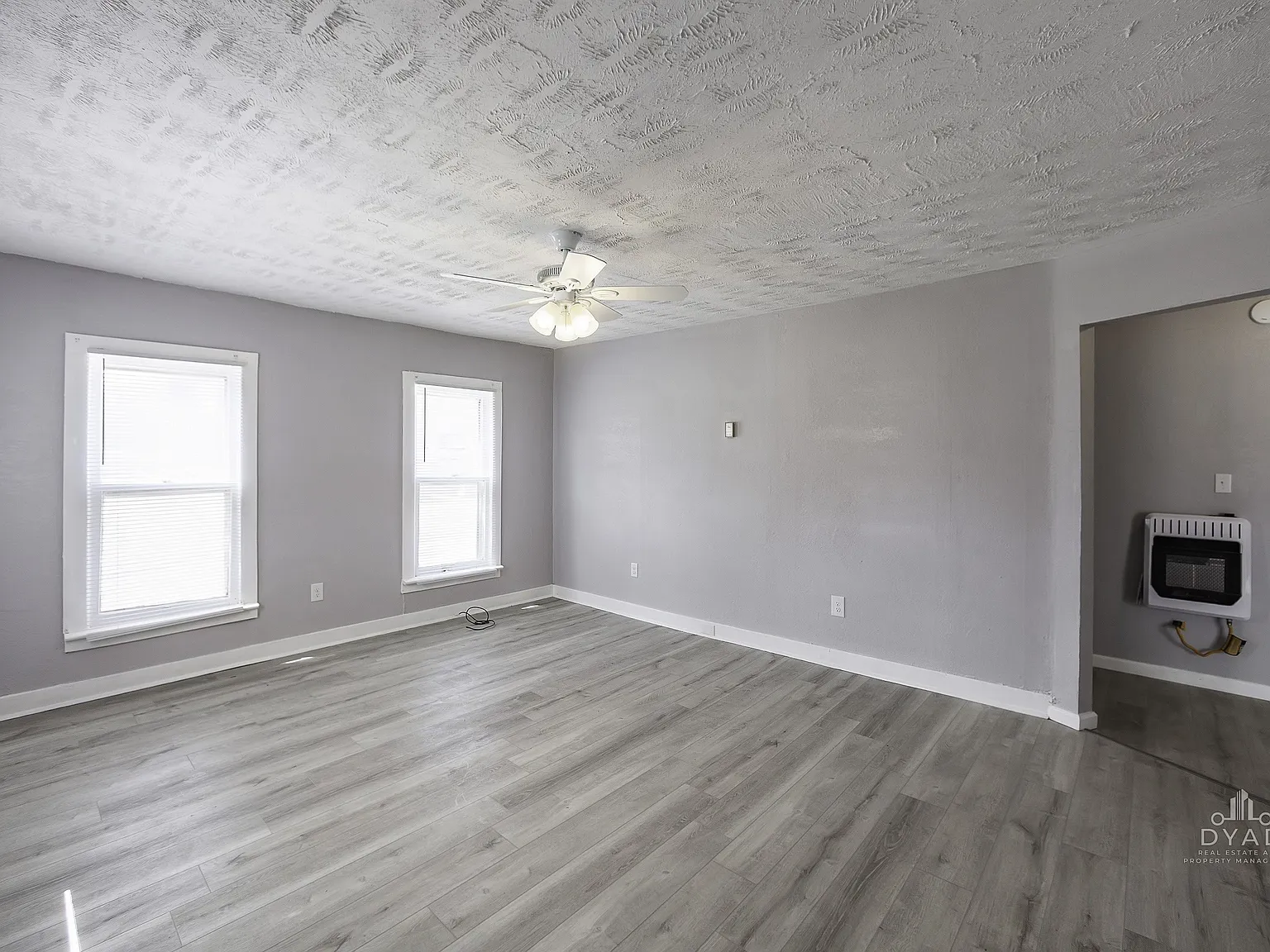 909 Lane Avenue - 1 — Photo 2