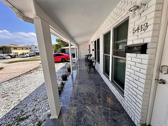 2nd image of 5411 NE 22nd Terrace