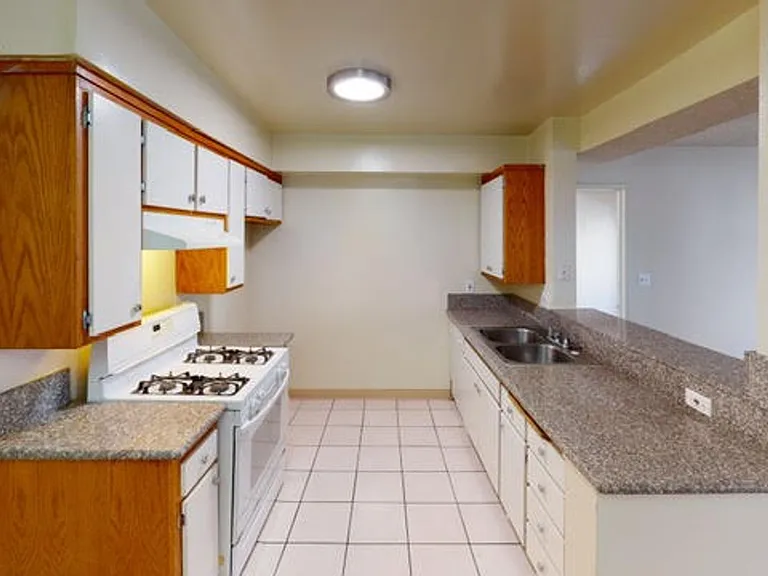 FRA - Francis Apartments — Photo 15