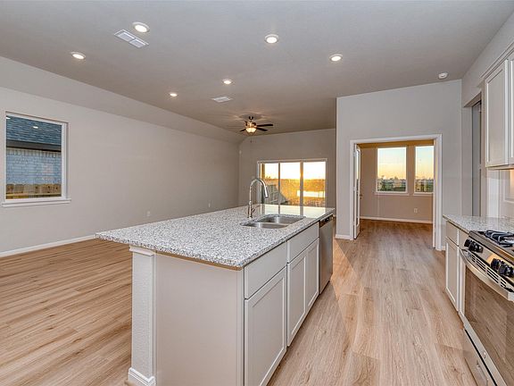 4th image of 21126 Sunlight Grove Dr