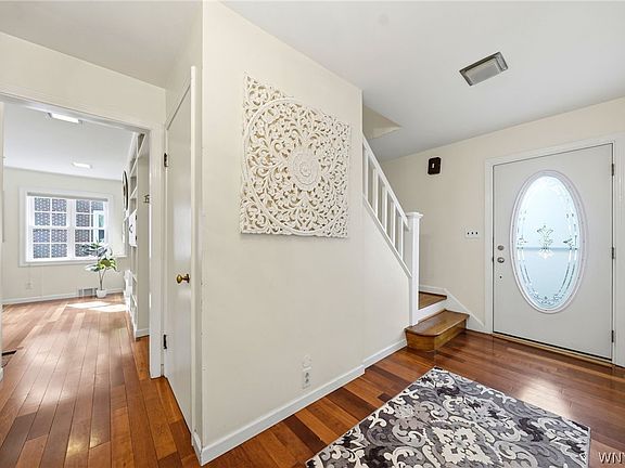 4th image of 111 Lehn Springs Dr