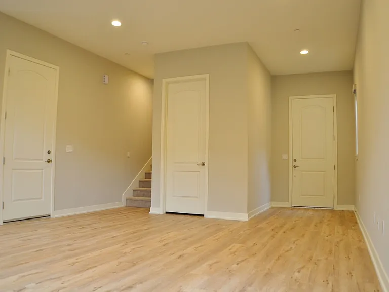 17910 Jersey Ave #E — Photo 14