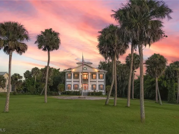 21810 Pearl St, Alva, FL 33920