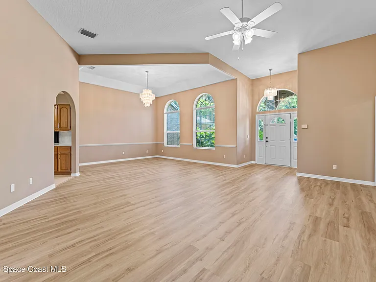 7922 Timberlake Dr — Photo 4