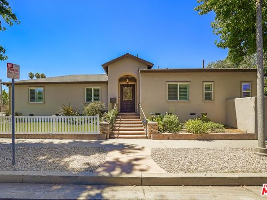 17321 Hatteras St, Encino, CA 91316