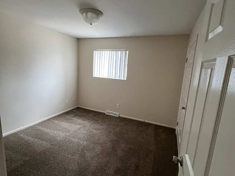 Mapleview Terrace Apartments — Photo 18