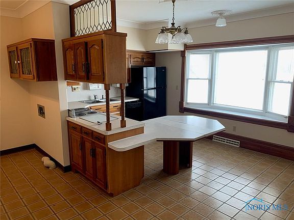 3rd image of 114 Seneca Dr