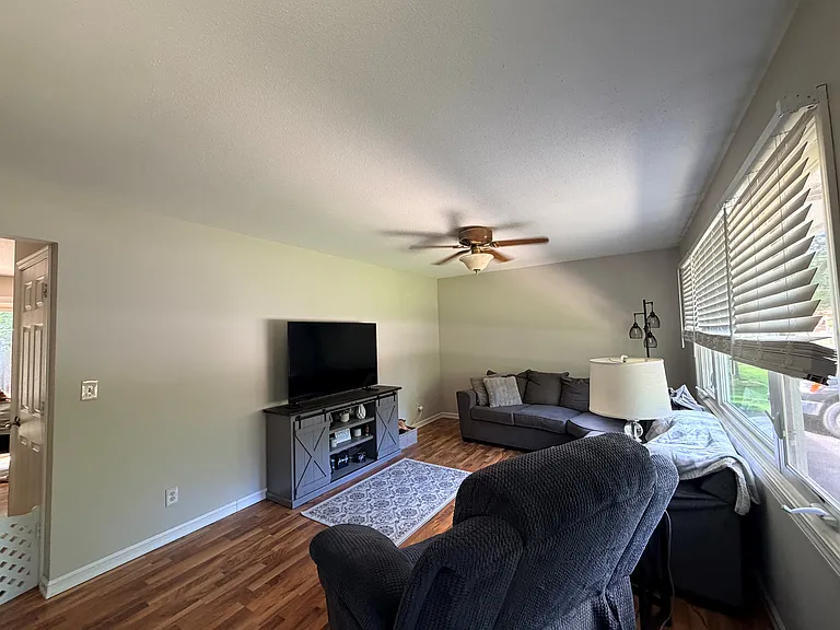 5161 Ashdale Ln — Photo 4