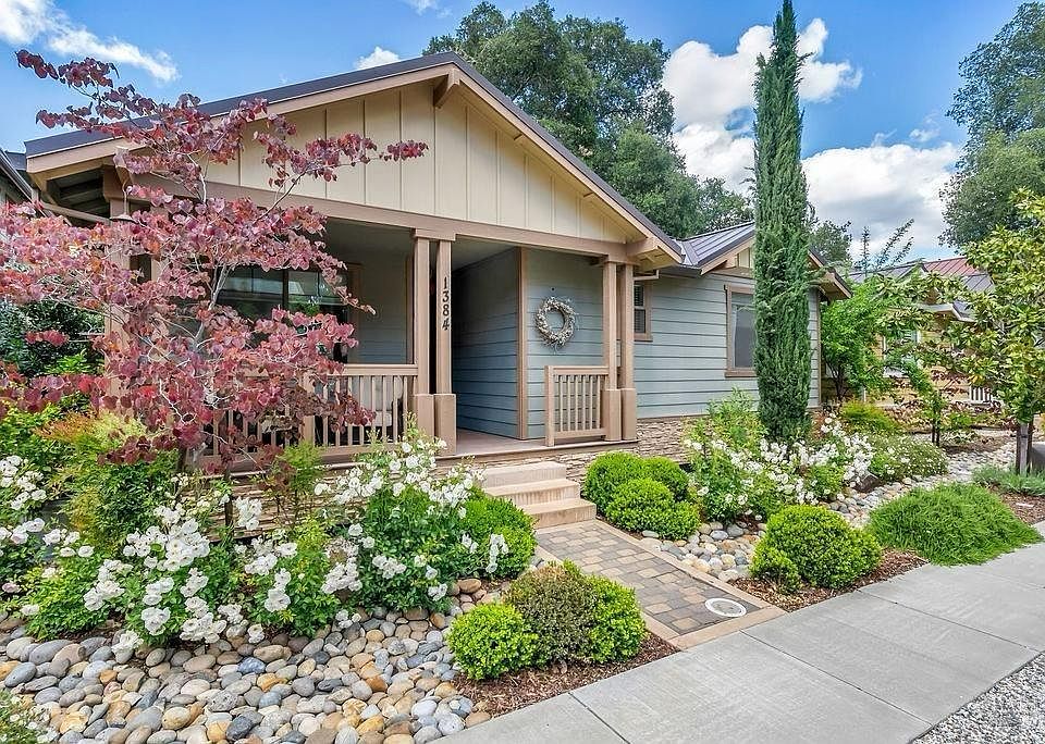 1st image of 1384 Magnolia Ave