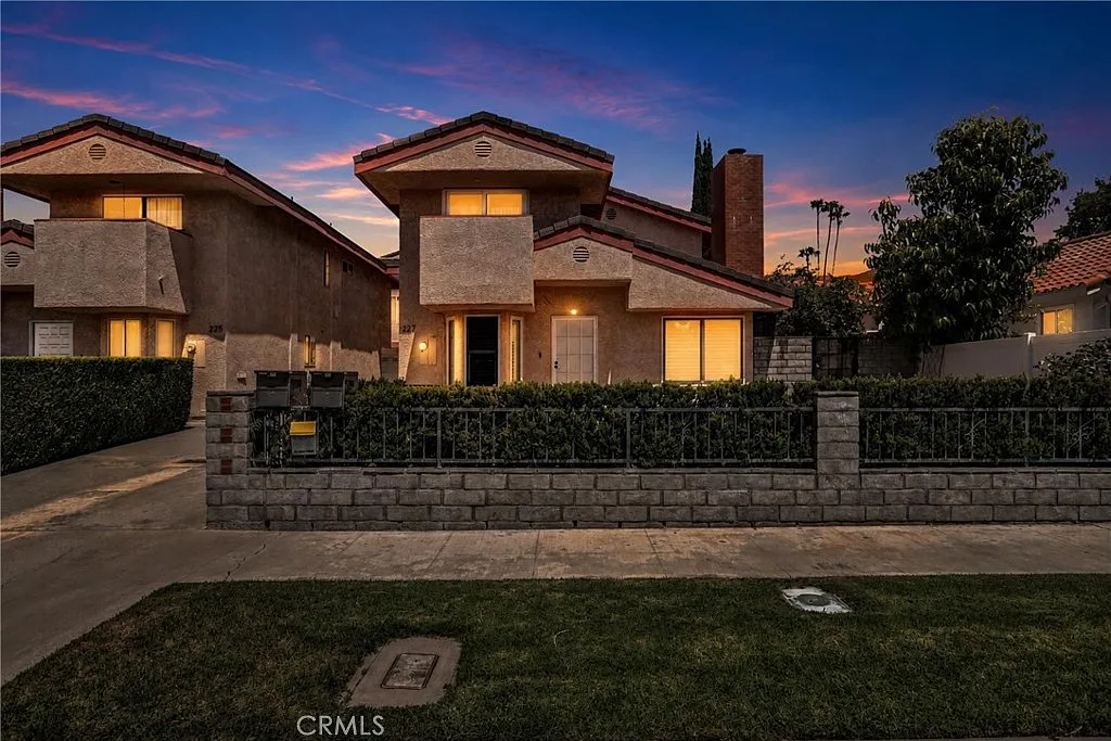 3 bed, 2.5 bath, 1802 sqft, $4,500 — Photo 1