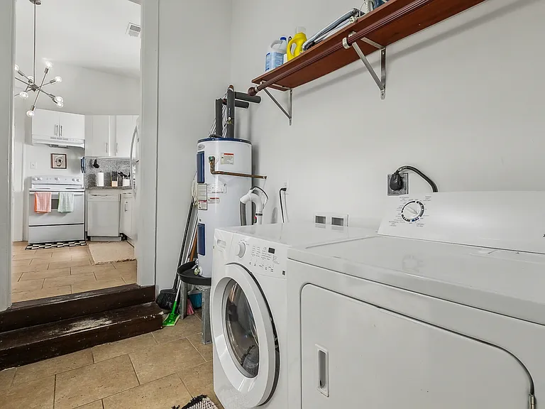 8538-40 Jeannette St #8538 — Photo 6
