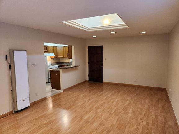 4th image of 39 Roswell Ave #B