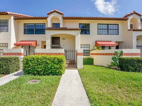704 Freedom Court, Deerfield Beach, FL 33442