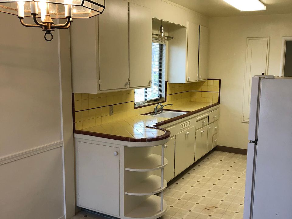 1st image of 364 Hanover Ave #D