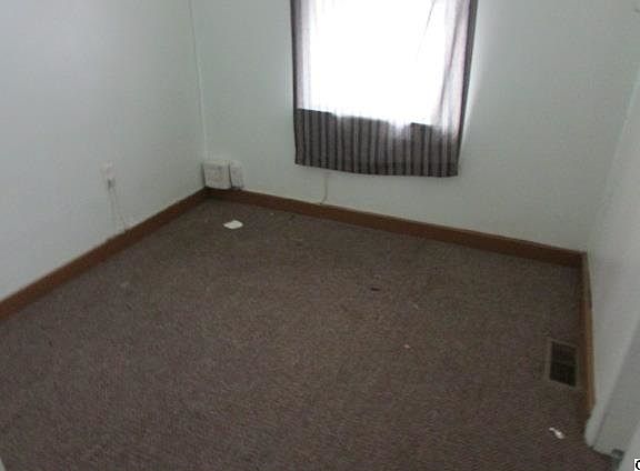 3rd image of 3027 Walnut St