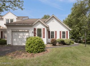 17 Malibu Hl, Rensselaer, NY 12144