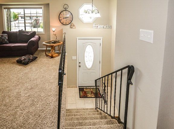 2nd image of 1932 Peggys Ln