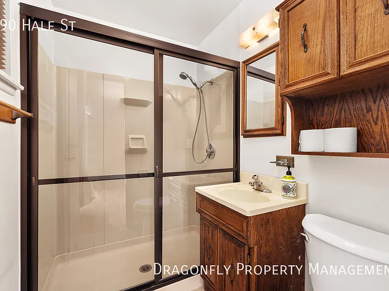 490 Hale St — Photo 23