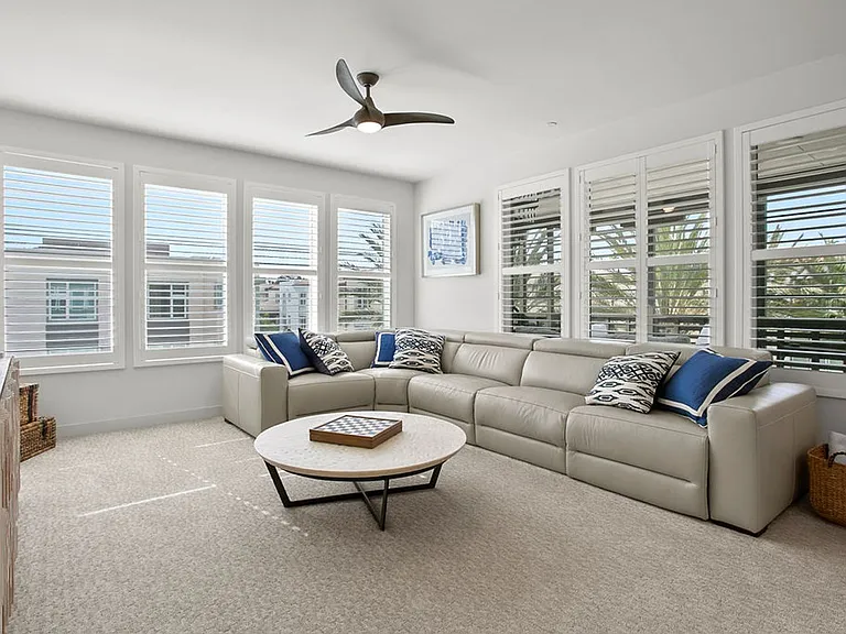 321 Doheny Way — Photo 7