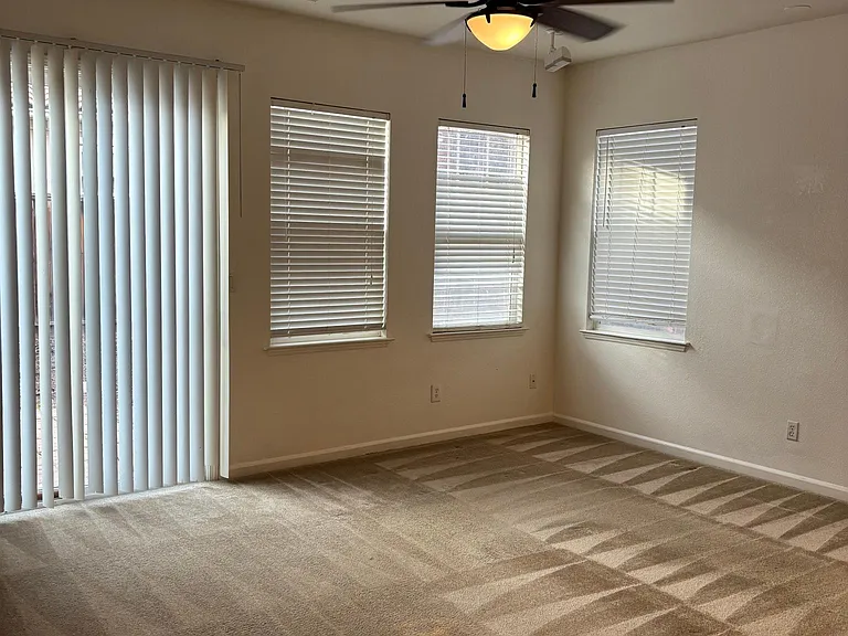 715 S Comunidad St — Photo 16