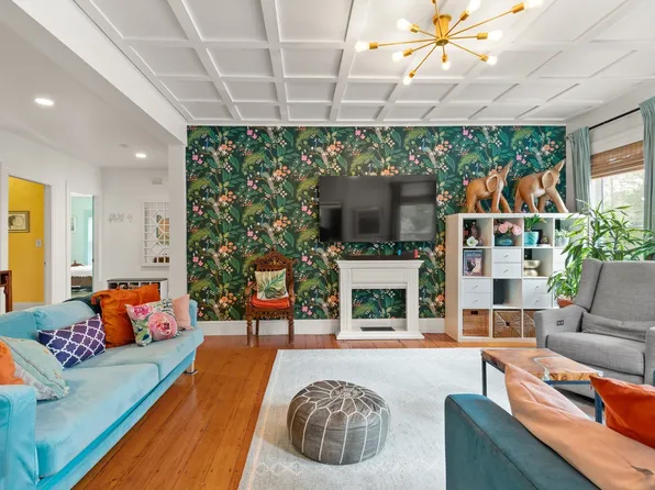 169 Hunnewell Ave Floor 2, Newton, MA 02458