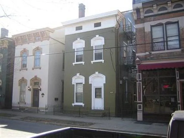 Building Photo 4