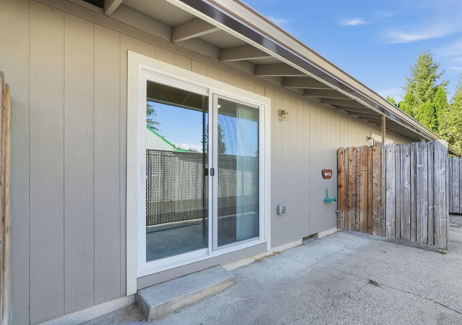 1 bed, 1.0 bath, 800 sqft, $1,200 — Photo 2