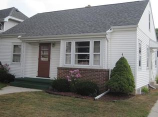 1413 S 20th St, Manitowoc, WI 54220