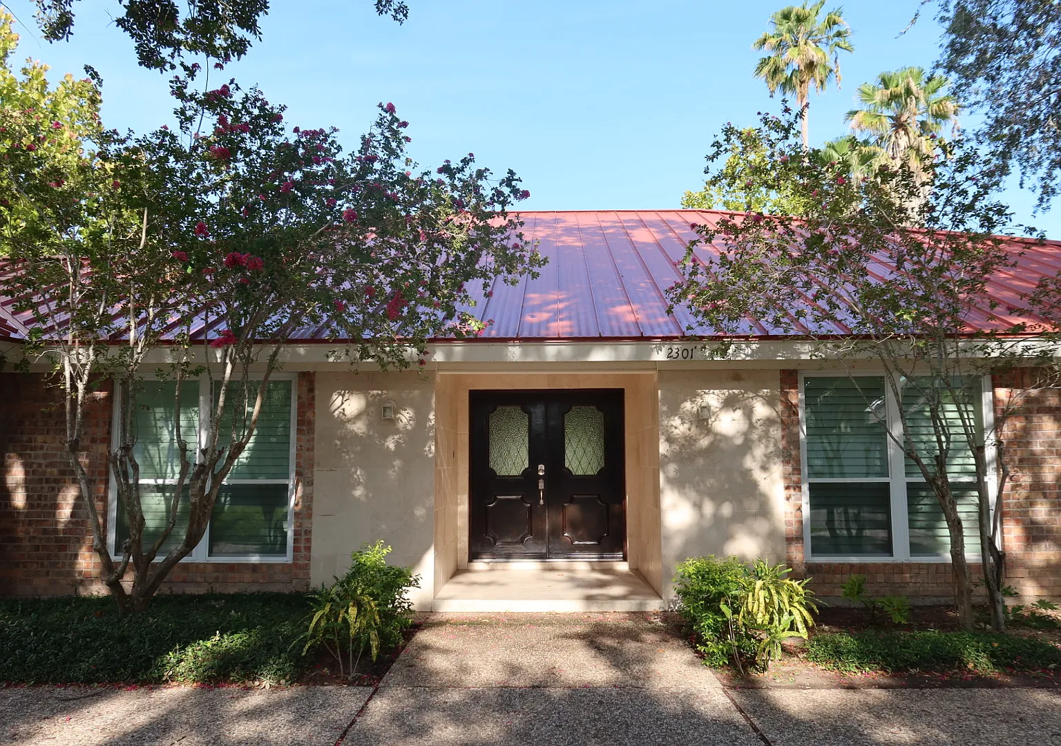 5 bed, 11760 sqft, $4,000 — Photo 4