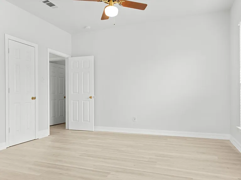 3131 Atrium Dr — Photo 10