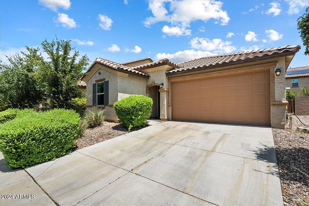 3 bed, 2.0 bath, 1498 sqft, $2,200 — Photo 2