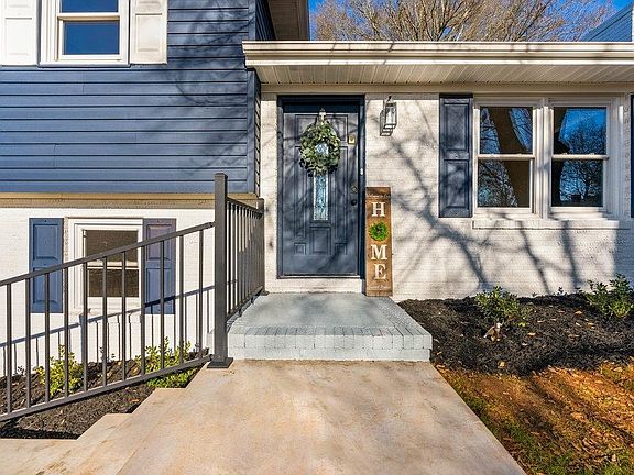 3rd image of 24 Willowood Dr