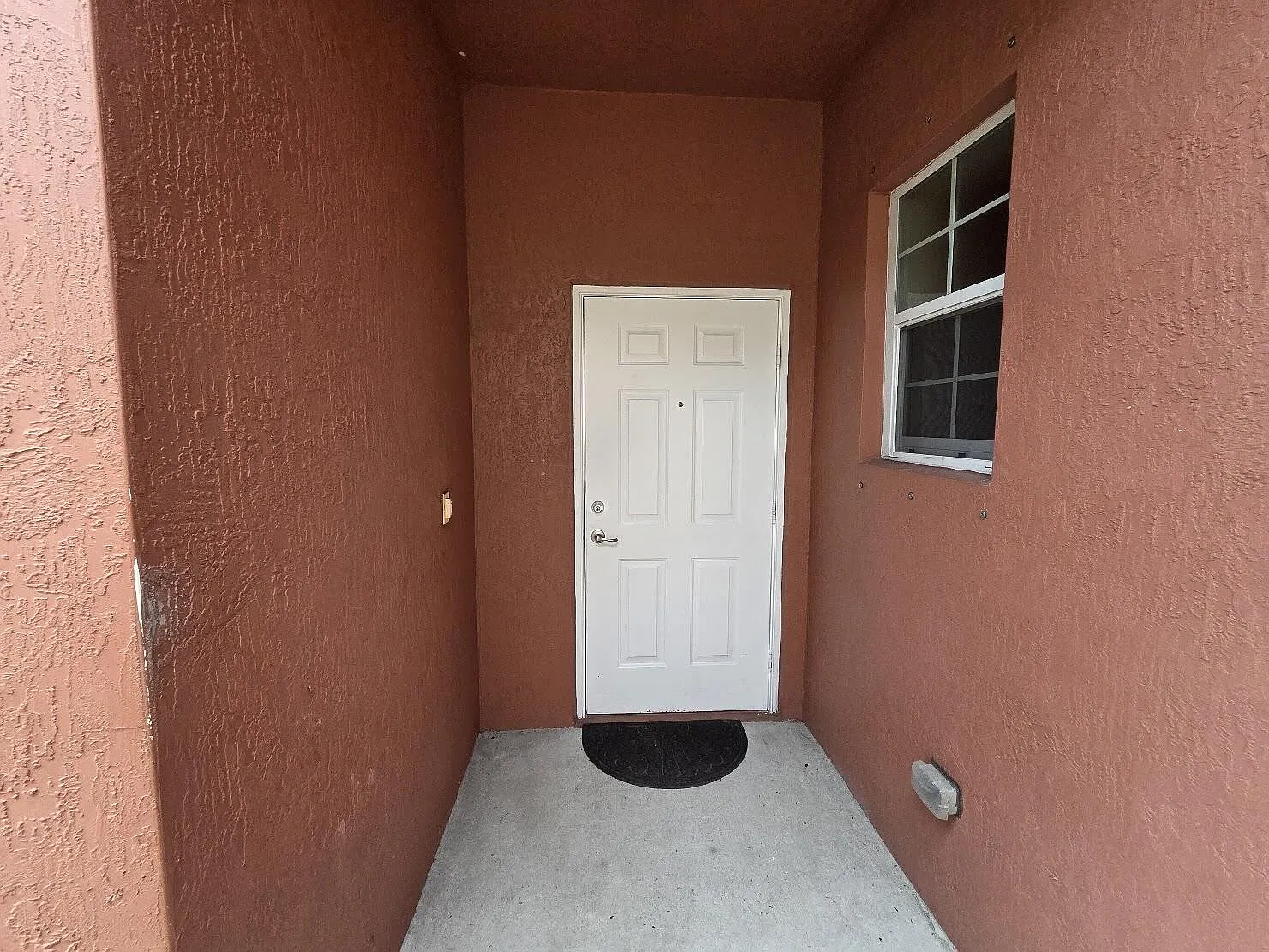 3 bed, 2.0 bath, 1712 sqft, $2,600 — Photo 2
