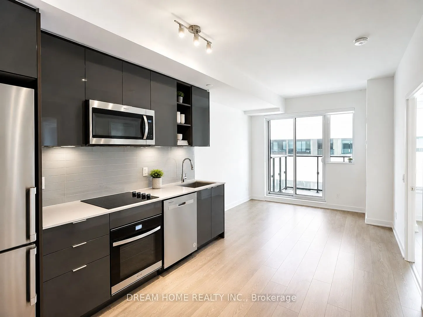 2 bed, $2,400 — Photo 3