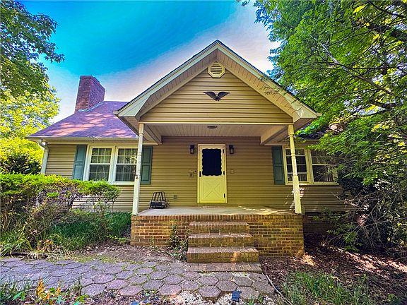 4th image of 213 Anthony Rd