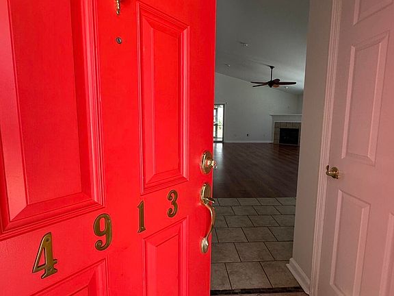 3rd image of 4913 Coronado Drive